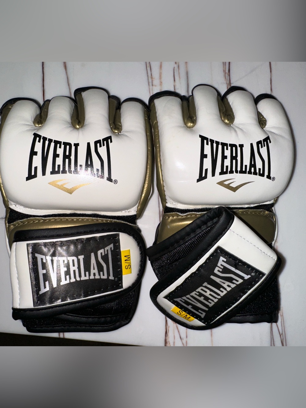 EVERLAST S/M White and Gold Fingerless MMA/Training Gloves